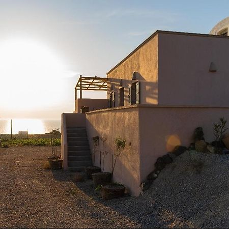 The Lighthouse Sunset View Suites Akrotírion المظهر الخارجي الصورة