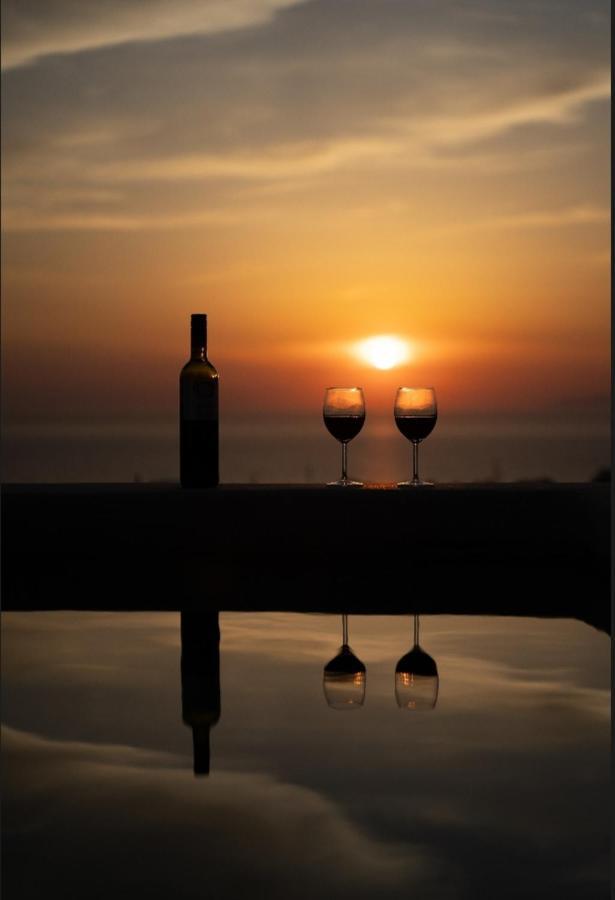 The Lighthouse Sunset View Suites Akrotírion المظهر الخارجي الصورة