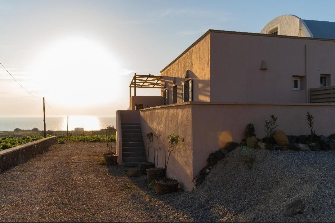 The Lighthouse Sunset View Suites Akrotírion المظهر الخارجي الصورة