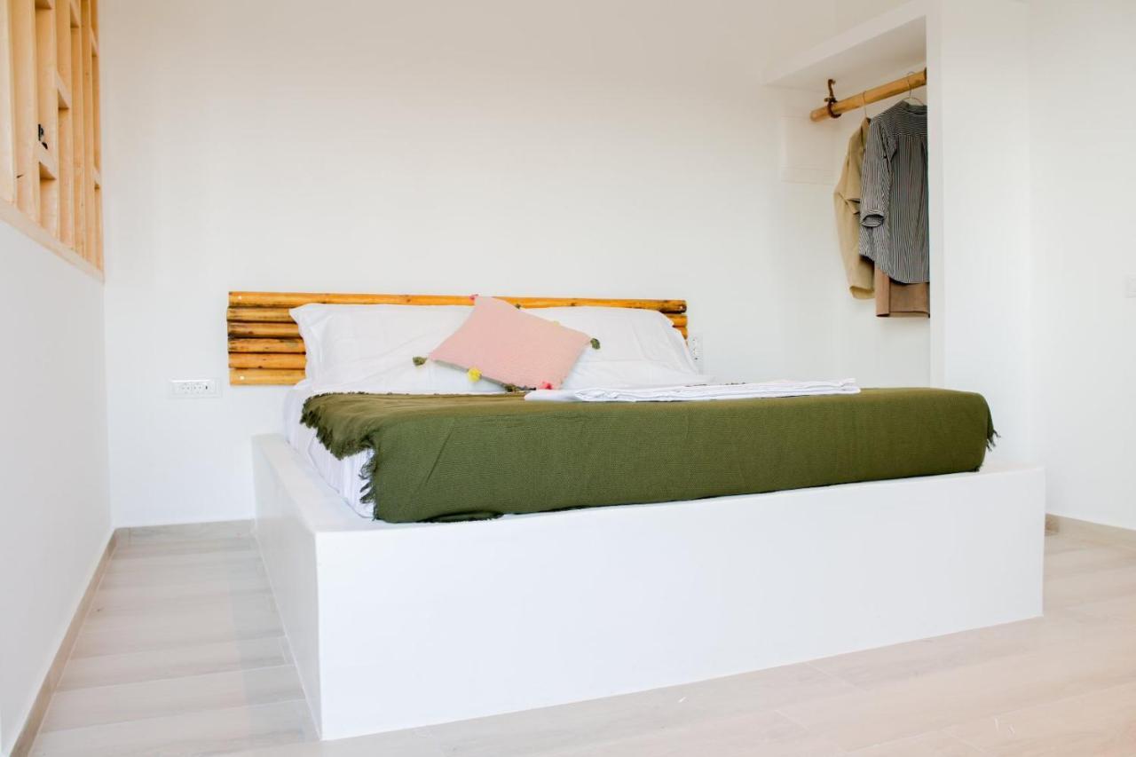 The Lighthouse Sunset View Suites Akrotírion المظهر الخارجي الصورة