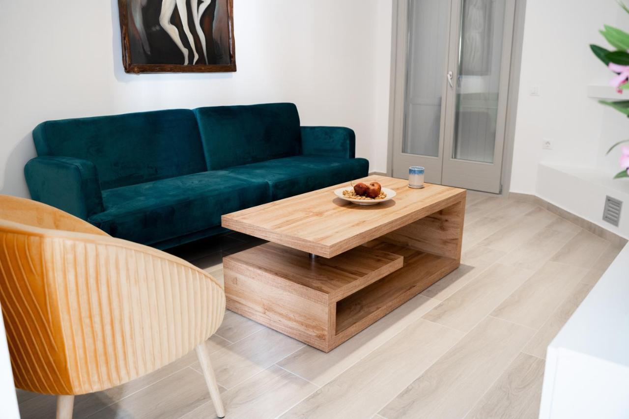 The Lighthouse Sunset View Suites Akrotírion المظهر الخارجي الصورة