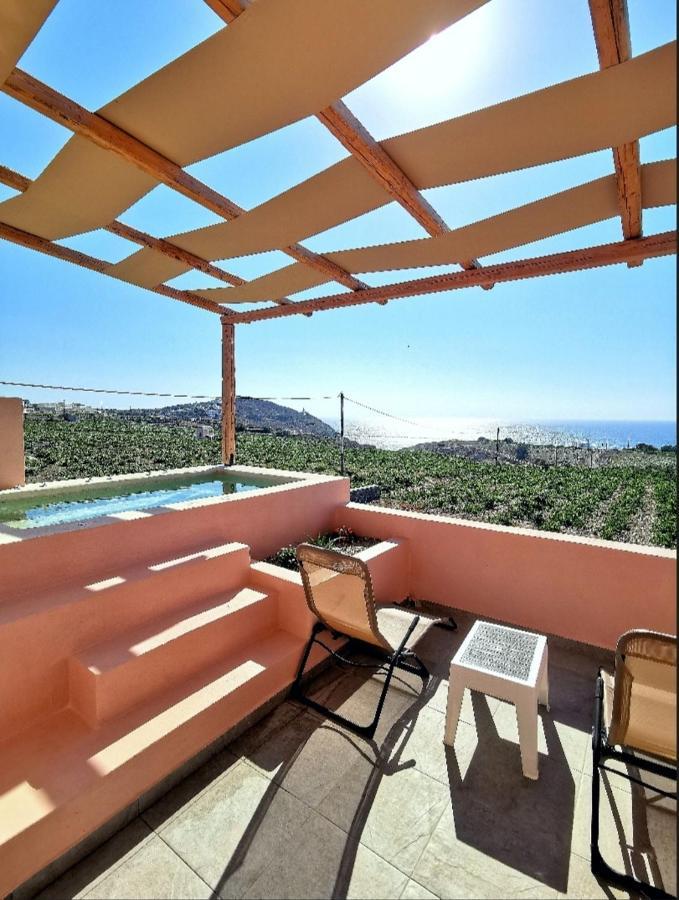The Lighthouse Sunset View Suites Akrotírion المظهر الخارجي الصورة